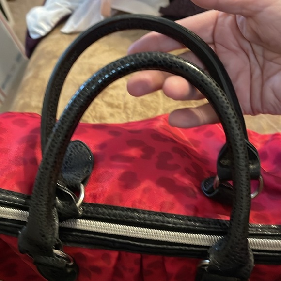 πππΎπππππΌ SECRET RED/BLACK HAND BAG - Picture 7 of 9